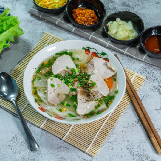 HỦ TIẾU THỊT NẠC